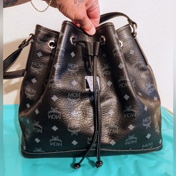 MCM Hobo Shoulder Bag Black Visetos EUC - Picture 4 of 11